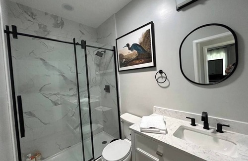 Santa Ana Heights House | Exclusive Elite Suite I Sailing I Luxury Shopping