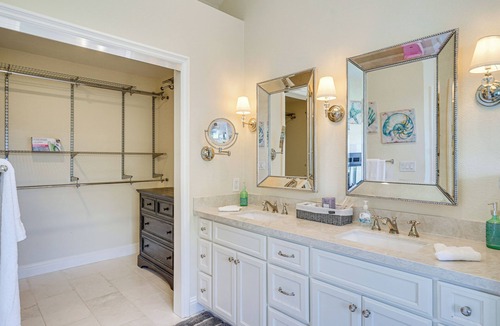 Tracy House | Expansive Tracy Home w/Patio & Fire Pit!