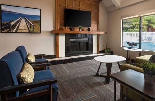East San Mateo House | Experience the Bay Area with all the comforts of home