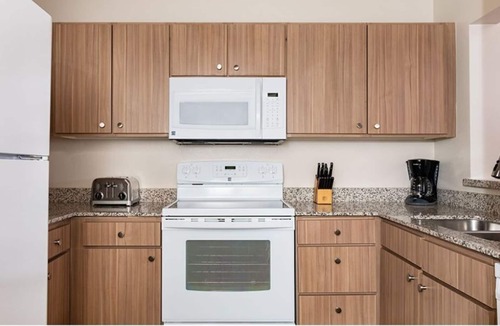 Enterprise Condo | Experience the Best 2-bedroom Condo with a Lazy River in Vegas - Special Offer!
