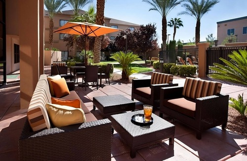 Las Vegas Hotel | Experience the world-famous Las Vegas Strip! W/Pool, Parking Access!