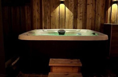 Maxwell Park House | Exquisite 3-bedroom home with hot tub & firepit
