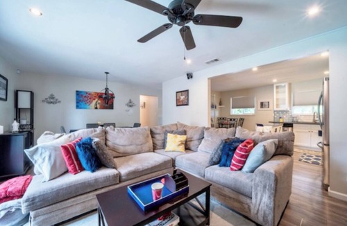Sylmar House | Exquisite Home with Pool, BBQ, Yoga Room & Gym