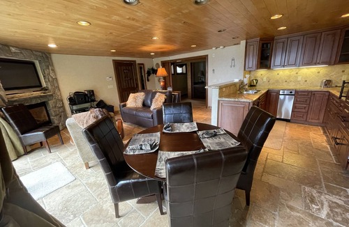Lincoln Park House | Exquisite lake house! Private Beach, Boat Dock, Lake, Skiing, Casinos, Views!