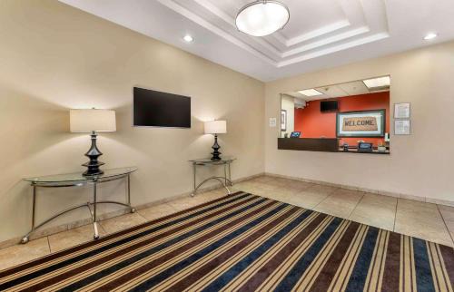 West Park Community Hotel | Extended Stay America Suites - Bakersfield - Chester Lane