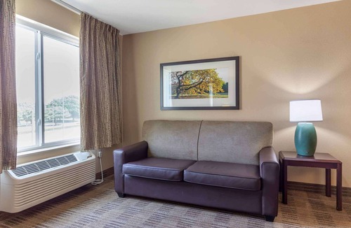 Reno/Tahoe Airport Hotel | Extended Stay America Suites Reno South Meadows