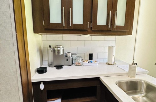 Exeter House | Fabulous RV with full amenities in Exeter!