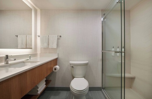 Hayward Hotel | Fairfield Inn & Suites by Marriott Oakland Hayward