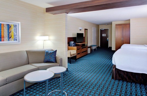 Greenacres Hotel | Fairfield Inn & Suites by Marriott Bakersfield North/Airport