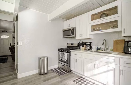 Woodlands Cabin | Fall Colors Cabin with 2 Fireplaces + EV Charging, Big Bear