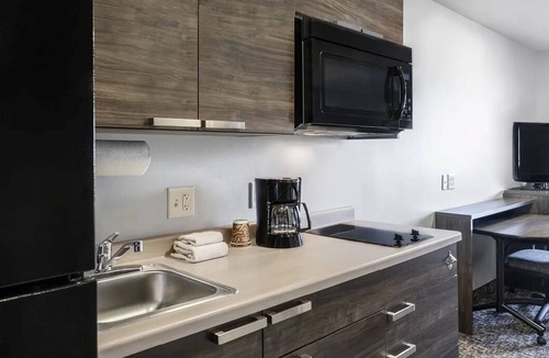 Carson City Hotel | Family Adventure Awaits: Pet-Friendly Room w/Kitchen Near Scenic Lake Tahoe