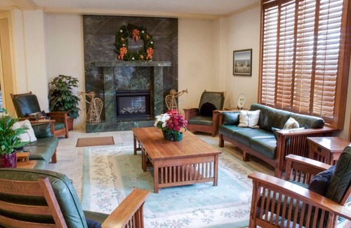 Avila Beach Hotel | Family Beach Getaway! Free Parking, Onsite Pool, Near Avila Beach Pier!