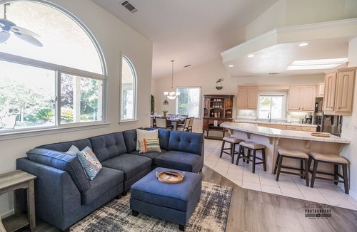 Columbia House | Family Escape Dog Friendly Hot Tub Fire Pit