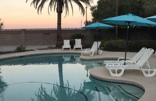 Las Vegas House | Family/Friend Fun getaway *Big Private Pool *Basketball court *firepit