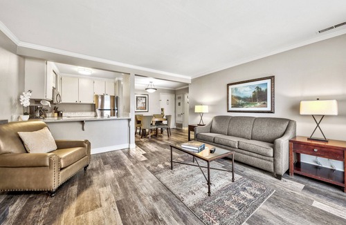 South Lake Tahoe Hotel | Family-friendly Accommodation! Pets Allowed,Breakfast! Close to Tamarack Express