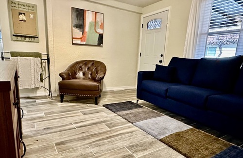 Raisin Cottage | Family friendly, 1940’s remodeled cottage. Meets All accommodations needed.