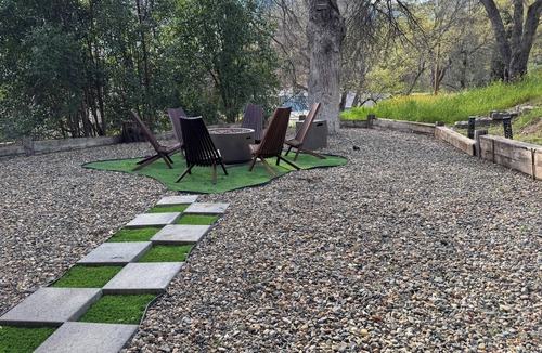 Three Rivers House | Family Friendly 3-bedroom house in lovely Three Rivers with AC