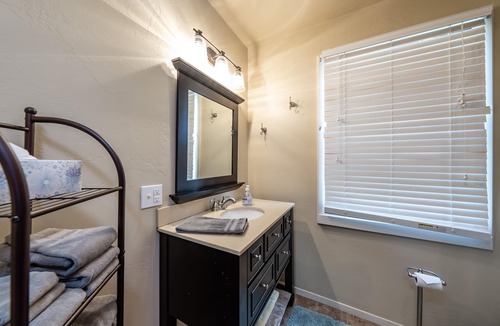 Kaweah House | Family Friendly Cabin on the River - Perfect for Small Families!