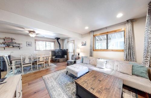 Pla-Vada Woodlands House | Family friendly Cabin with a Private Hot Tub & Private Grill