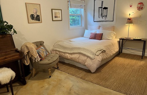 Fairfax House | Family Friendly Home! Hike, Bike, Tour, Relax. This is IT!