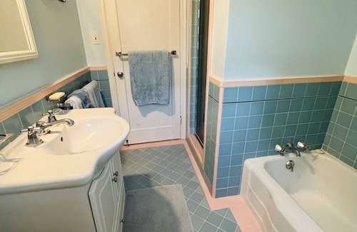 Fairfax House | Family Friendly Home! Hike, Bike, Tour, Relax. This is IT!