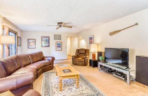 Tahoma House | Family-friendly home with a beautiful yard & deck - close to the lake & ski slopes