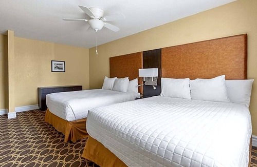 Corte Madera Hotel | Family-Friendly Suite | Outdoor Pool | Free Parking | Courtyard | BBQ Area