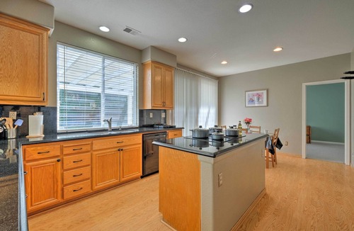 Tracy House | Family-Friendly Tracy House with Patio & Grill!