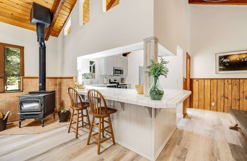 Mendocino House | Family Getaway - Hot Tub, Fire Pit & Dog Friendly