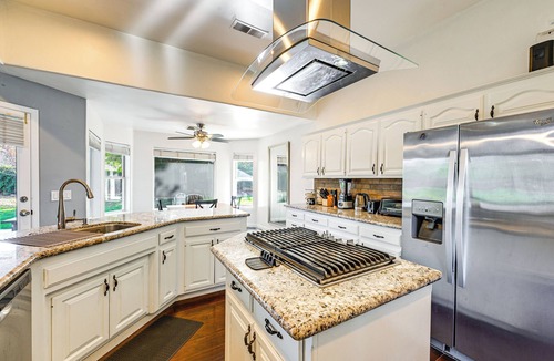Greenacres House | Family Home in Bakersfield w/Zip Line
