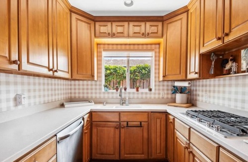 Laguna Beach House | Family home in ideal beach location. Spacious 4 BR home with ocean view.