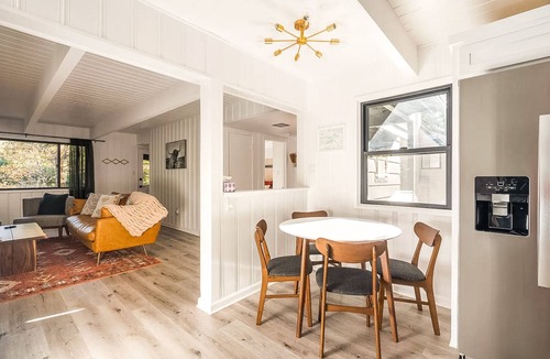 Cedar Glen Cabin | Family & Pet-Friendly, Cozy & Stylish Cabin Steps from Lake+Village