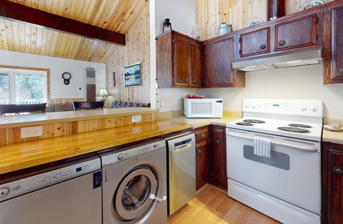 Green Valley Lake Cabin | Family retreat, fireplace, playground, & washer/dryer