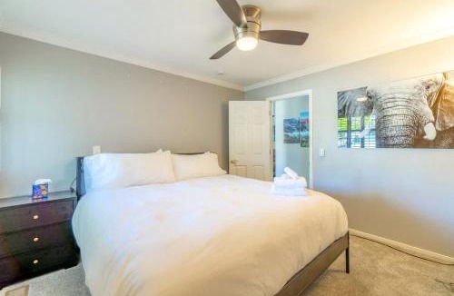Reno House | Family Retreat with Hot Tub, Gym & Game Room Sleeps 11 in Reno