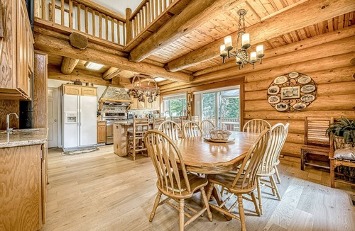 Lakeshore Ski Chalet | Family-Size Log Lodge w/Roomy Deck & Game Room - Close to Lake & China Peak