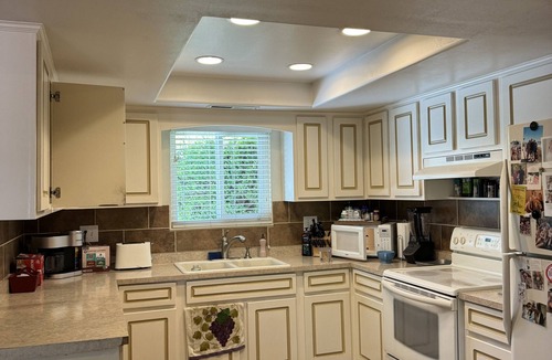 Atwater House | Family Sized home w/Pool, Pool table, ping pong & darts in a central location!