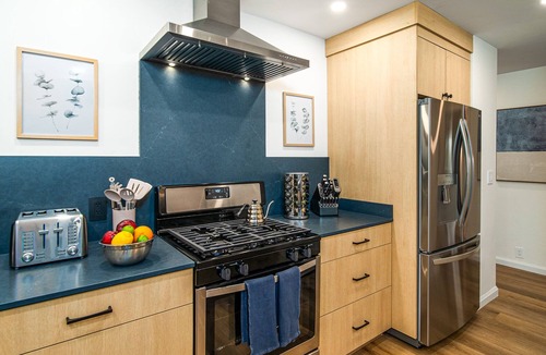 Mariposa House | Family Vacay to Yosemite: Mariposa, CA: Game Rm, Hot Tub, EV Charger, 3 Ensuites
