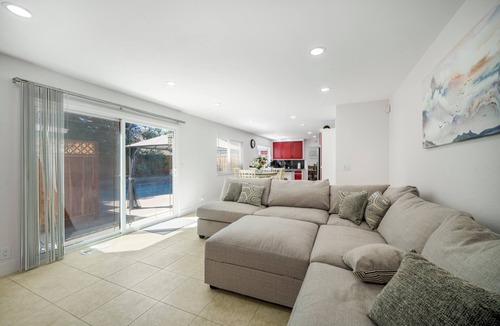 Gilroy House | Fantastic 5-bedroom house with a pool in the center of Gilroy