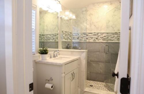 Hermosa Village House | Fantastic 6 bedroom 4 bath Pool Home