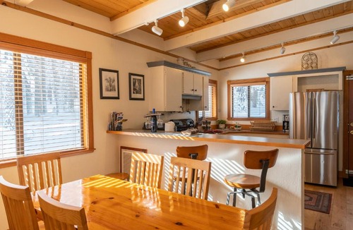 Country Club Estates House | Fantastic Home In Woods With Hot Tub!