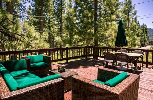 Country Club Estates House | Fantastic Home In Woods With Hot Tub!