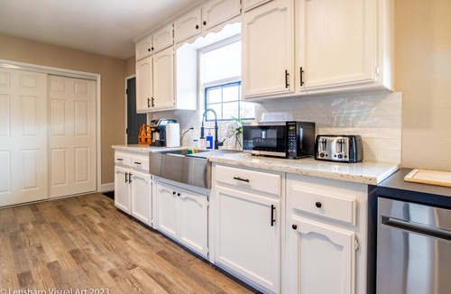 Ahwahnee House | Fantastic Views w/Hottub, Firepit & Horseshoes