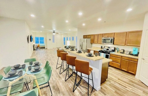 Fernley House | Fernley Brand New House/5TVs Sleeps 13/Pet OK🦮🐈