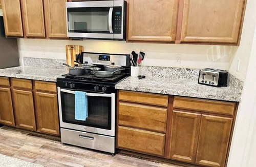 Fernley House | Fernley Dream Residence-20 Min to USA Pkwy|4Bedroom|14Sleeps