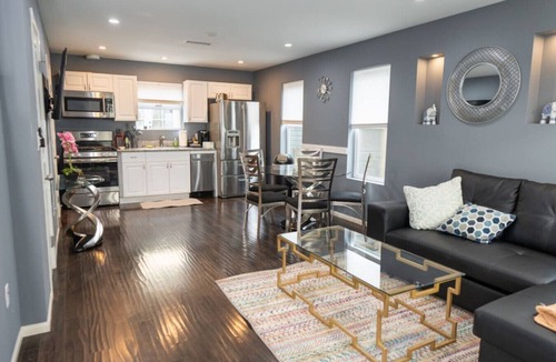 NoHo Arts District Villa | FIFA World Cup: NoHo MODERN 2BR TOWNHOME w/PRIVATE FENCED PATIO & PARKING p20