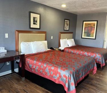 Beach Hill - Beach Flats Hotel | Fireside Inn By The Beach Boardwalk & Bowling