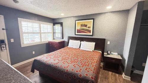 Beach Hill - Beach Flats Hotel | Fireside Inn By The Beach Boardwalk & Bowling