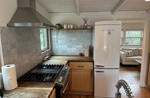 Arroyo Grande House | Flora Farm Cottage | Hot Tub, Creek & Fresh Eggs