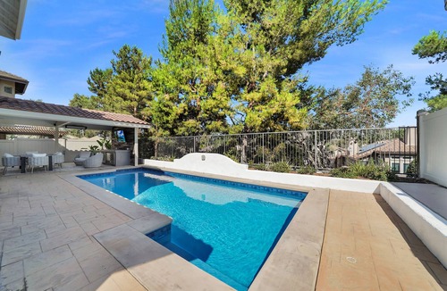 San Clemente House | Flora Vista-Saltwater POOL! Close to Beach! Shopping! Family Friendly Play Park!