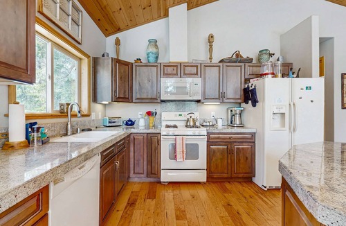 Soda Springs House | Forest Home with Fireplace, washer&dryer, and Mountain View